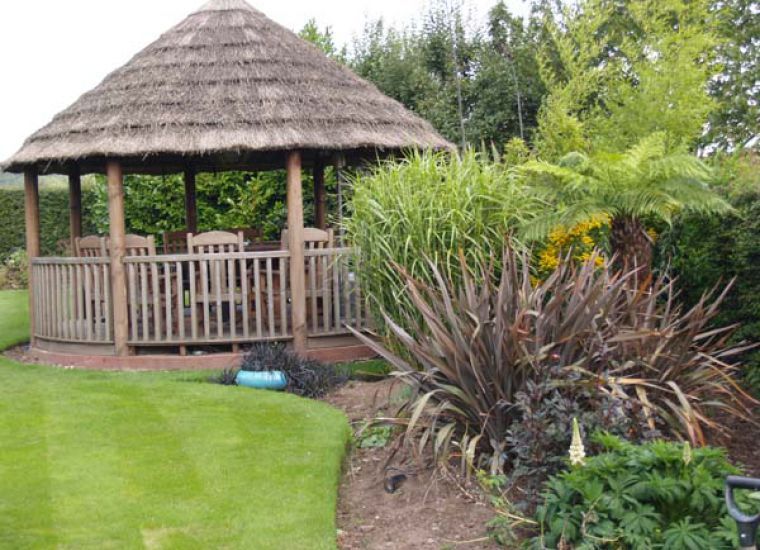 Cassey Landscapes - Creative and Distinctive Gardens: Swipe To View More Images