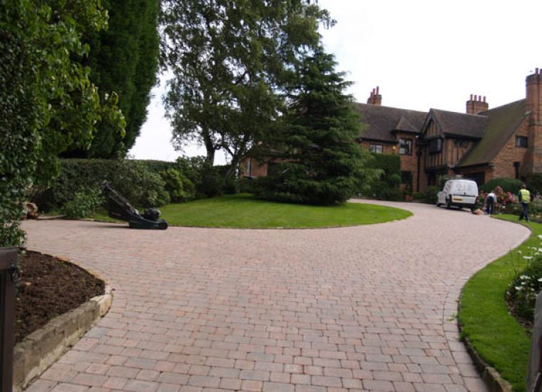Cassey Landscapes - Creative and Distinctive Gardens: Swipe To View More Images