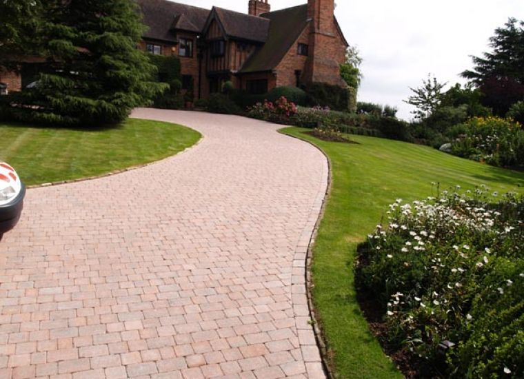 Cassey Landscapes - Creative and Distinctive Gardens: Swipe To View More Images