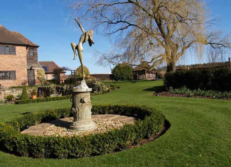 Cassey Landscapes - Creative and Distinctive Gardens: Swipe To View More Images