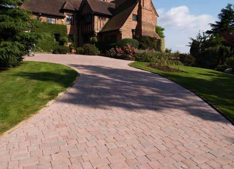 Cassey Landscapes - Creative and Distinctive Gardens: Swipe To View More Images