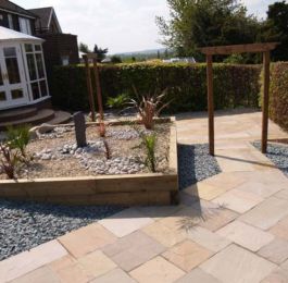 Cassey Landscapes - Creative and Distinctive Gardens: Click Here To View Larger Image